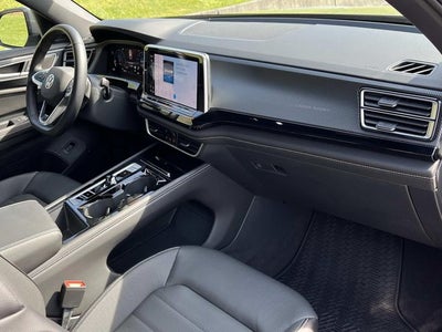 2024 Volkswagen Atlas Cross Sport 2.0T SEL R-Line