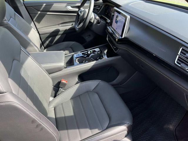 2024 Volkswagen Atlas Cross Sport 2.0T SEL R-Line
