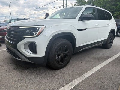2024 Volkswagen Atlas 2.0T Peak Edition SEL