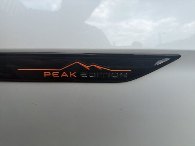 2024 Volkswagen Atlas 2.0T Peak Edition SEL
