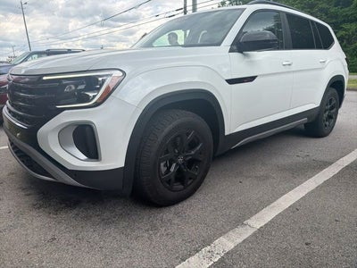 2024 Volkswagen Atlas 2.0T Peak Edition SEL