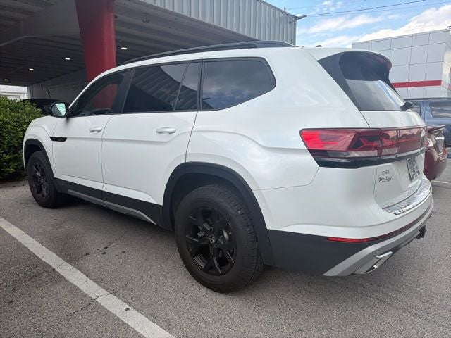 2024 Volkswagen Atlas 2.0T Peak Edition SEL