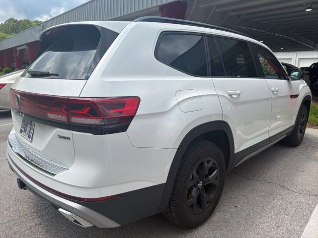 2024 Volkswagen Atlas 2.0T Peak Edition SEL