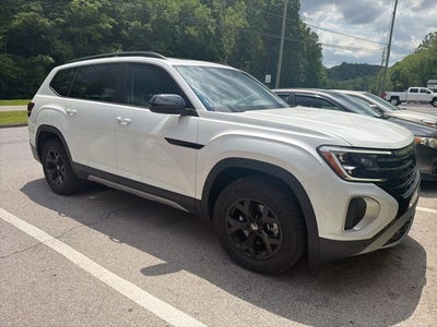 2024 Volkswagen Atlas 2.0T Peak Edition SEL