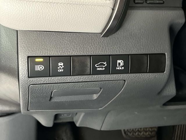 2019 Toyota Camry Hybrid LE