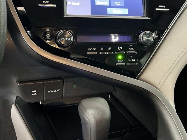 2019 Toyota Camry Hybrid LE