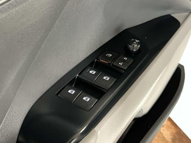 2019 Toyota Camry Hybrid LE