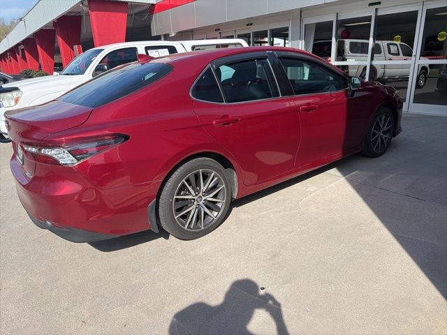 2022 Toyota Camry Hybrid XLE