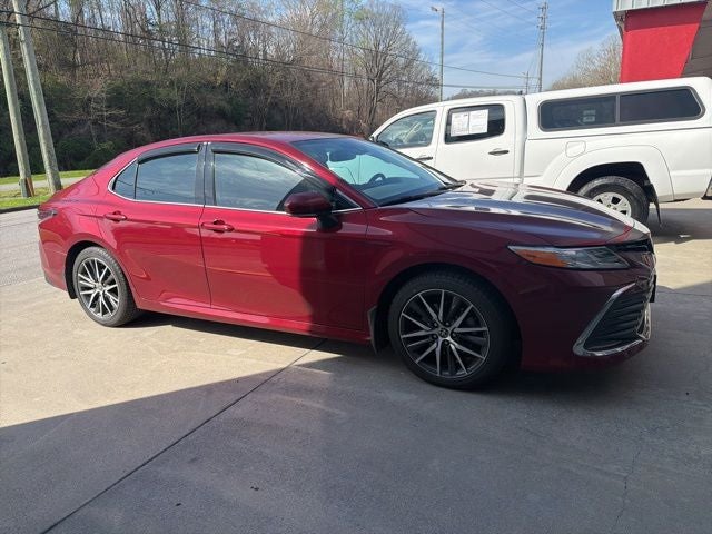 2022 Toyota Camry Hybrid XLE