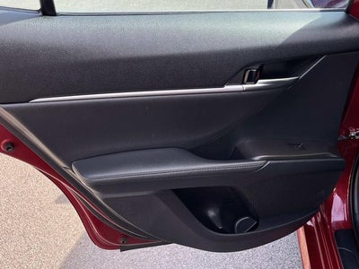 2022 Toyota Camry Hybrid XLE