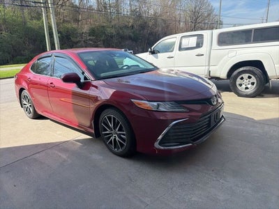 2022 Toyota Camry Hybrid XLE
