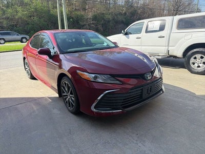 2022 Toyota Camry Hybrid XLE