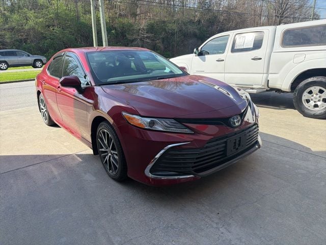 2022 Toyota Camry Hybrid XLE