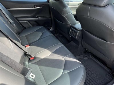 2022 Toyota Camry Hybrid XLE