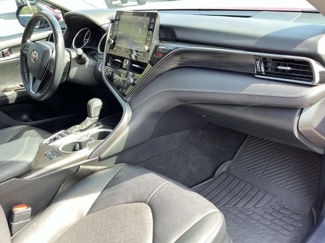 2022 Toyota Camry Hybrid XLE