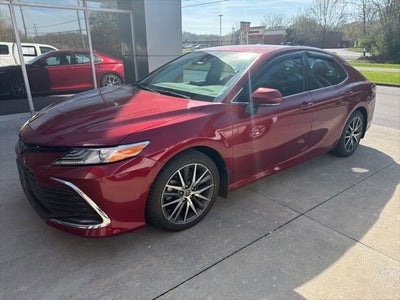 2022 Toyota Camry Hybrid XLE