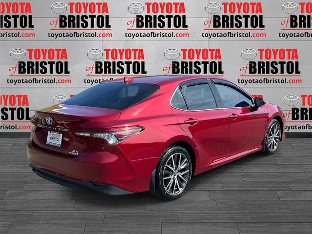 2022 Toyota Camry Hybrid XLE