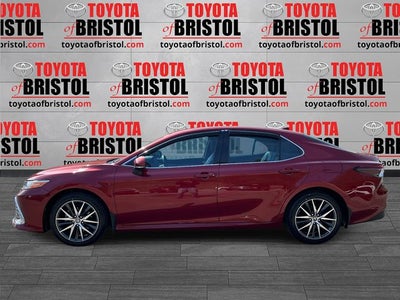 2022 Toyota Camry Hybrid XLE