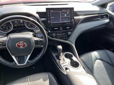 2022 Toyota Camry Hybrid XLE