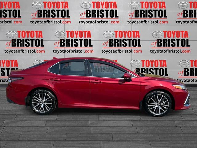 2022 Toyota Camry Hybrid XLE