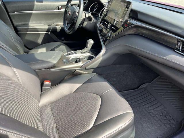 2022 Toyota Camry Hybrid XLE