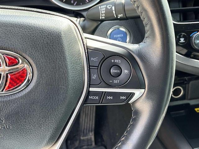 2022 Toyota Camry Hybrid XLE