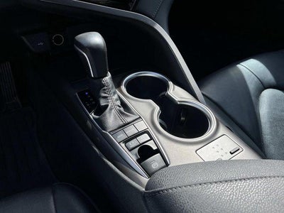 2022 Toyota Camry Hybrid XLE