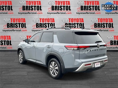 2023 Nissan Pathfinder SL