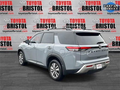 2023 Nissan Pathfinder SL