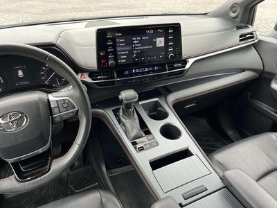 2022 Toyota Sienna XSE 7 Passenger