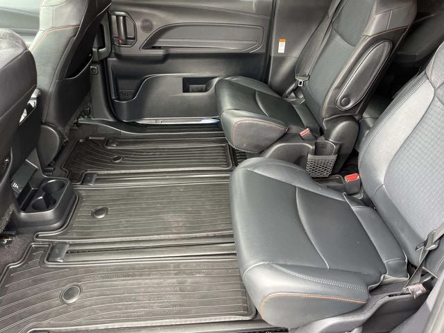 2022 Toyota Sienna XSE 7 Passenger