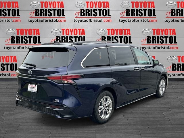 2022 Toyota Sienna XSE 7 Passenger