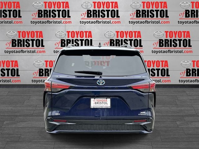 2022 Toyota Sienna XSE 7 Passenger