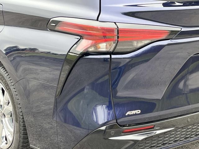 2022 Toyota Sienna XSE 7 Passenger