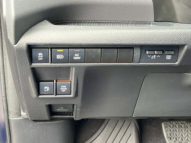 2022 Toyota Sienna XSE 7 Passenger