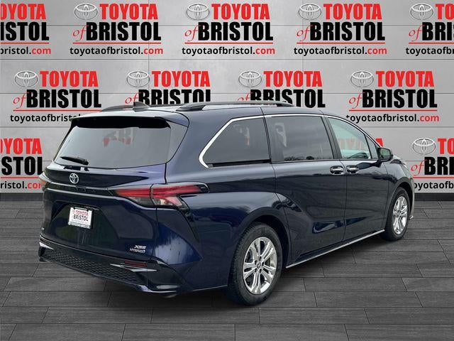 2022 Toyota Sienna XSE 7 Passenger