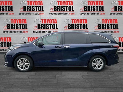 2022 Toyota Sienna XSE 7 Passenger