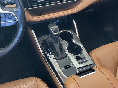2022 Toyota Highlander Hybrid Platinum