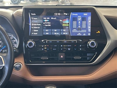 2022 Toyota Highlander Hybrid Platinum