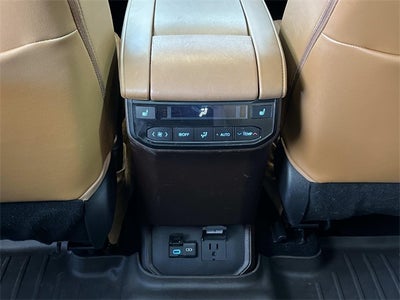 2022 Toyota Highlander Hybrid Platinum