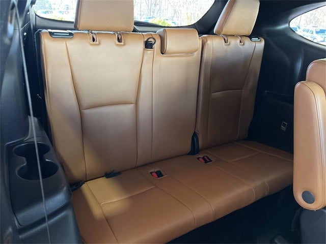 2022 Toyota Highlander Hybrid Platinum