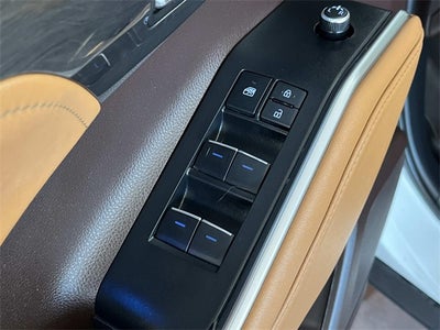 2022 Toyota Highlander Hybrid Platinum