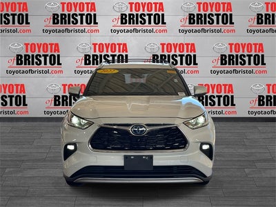 2022 Toyota Highlander Hybrid Platinum
