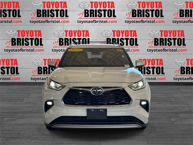 2022 Toyota Highlander Hybrid Platinum