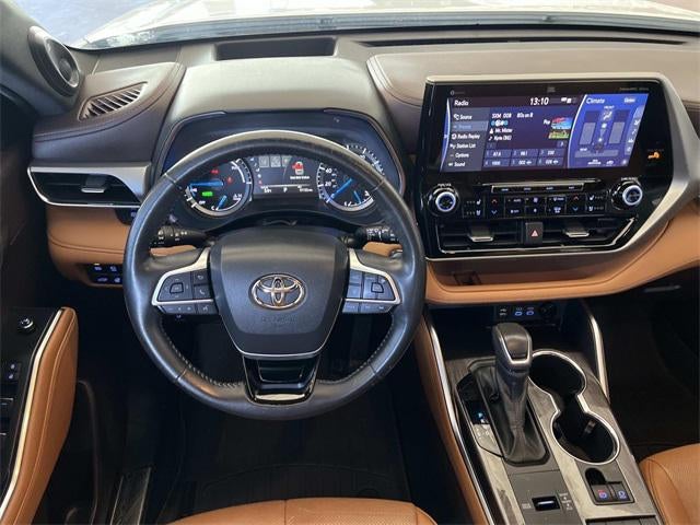 2022 Toyota Highlander Hybrid Platinum