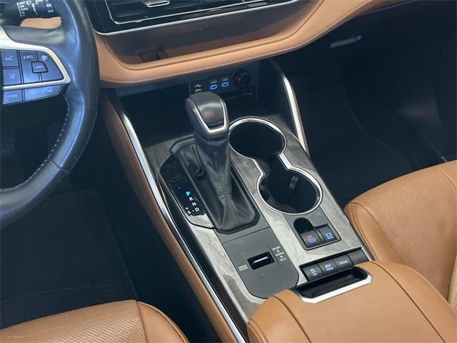 2022 Toyota Highlander Hybrid Platinum