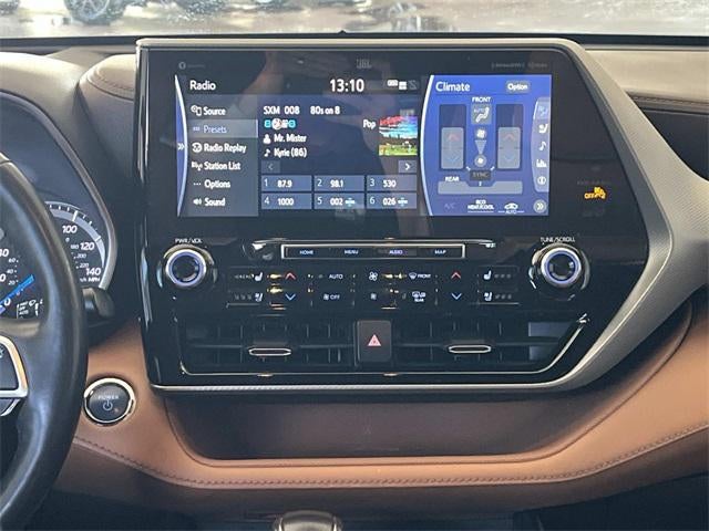 2022 Toyota Highlander Hybrid Platinum