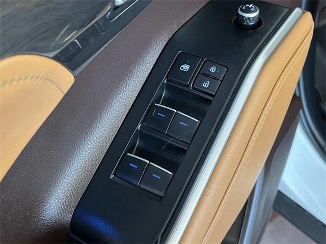 2022 Toyota Highlander Hybrid Platinum