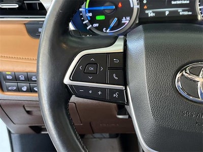 2022 Toyota Highlander Hybrid Platinum