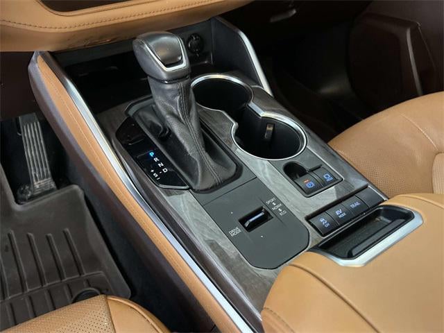 2022 Toyota Highlander Hybrid Platinum